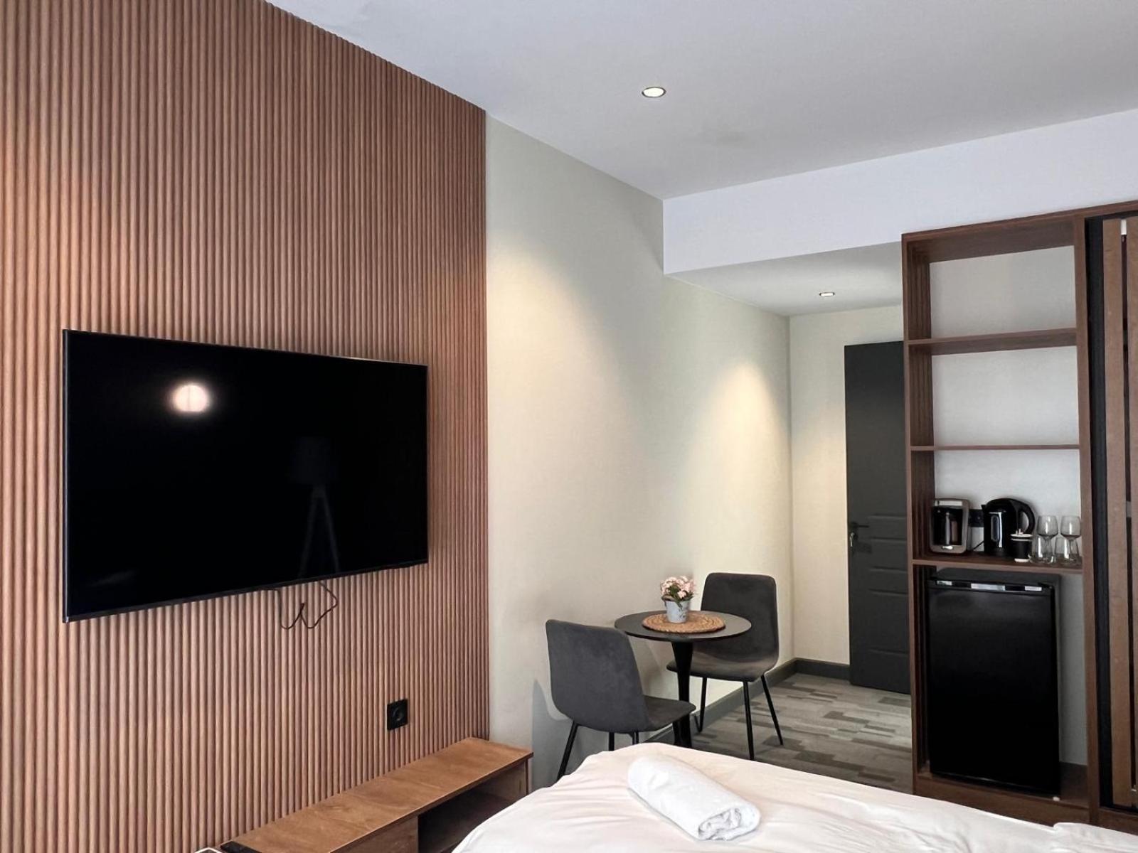 Nova Luxe Hotel & Residences บาทูมิ ภายนอก รูปภาพ